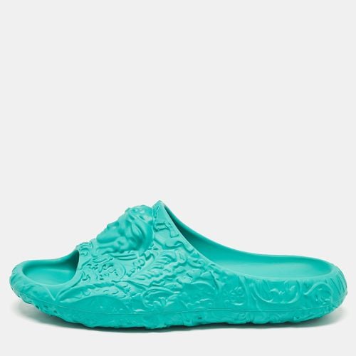 Turquoise Baroque Medusa Embossed Rubber Pool Slides Size 43 - Versace - Modalova