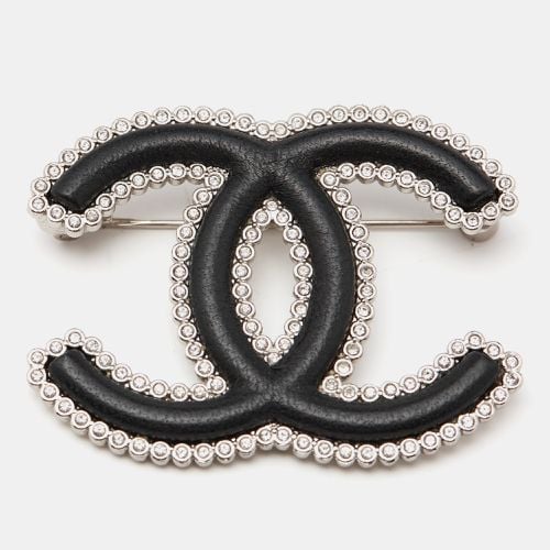 CC Composite Crystals Silver Tone Brooch - Chanel - Modalova