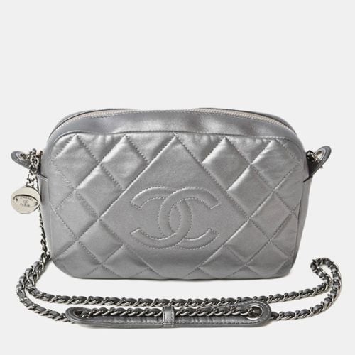 Lambskin Quilted Medium Diamond CC Camera Case Bag - Chanel - Modalova