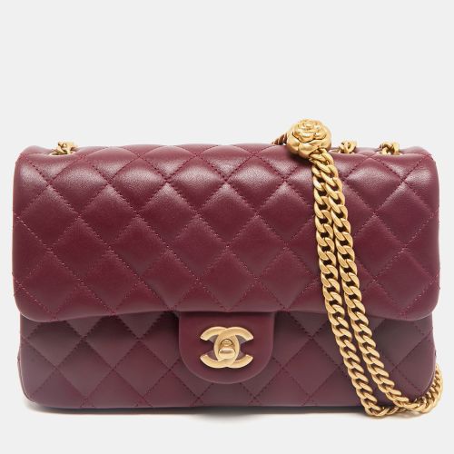Quilted Leather Medium Camellia Crush Flap Bag - Chanel - Modalova