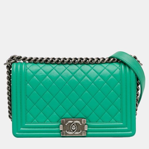 Medium Calfskin Boy Flap - Chanel - Modalova