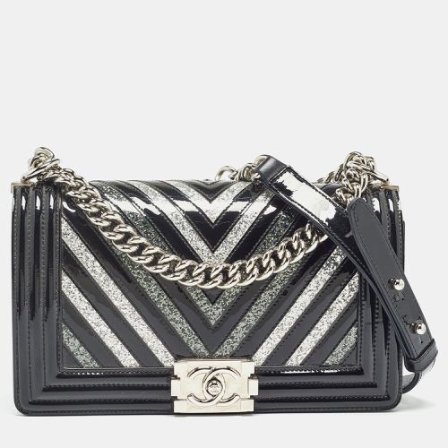 Silver Chevron Patent Leather Medium Boy Flap Bag - Chanel - Modalova