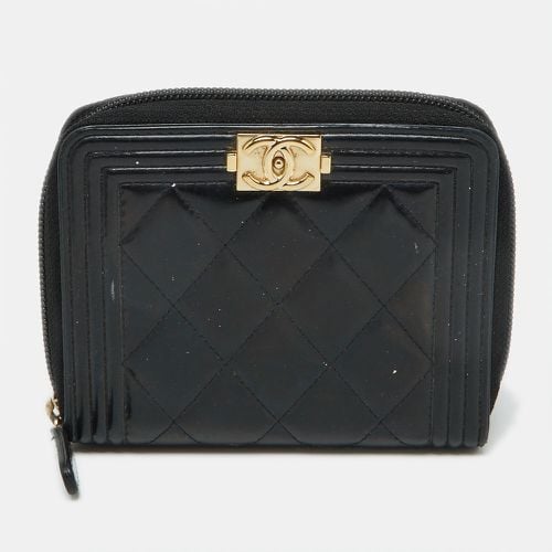 Quilted Patent Leather Boy Zip Around Wallet - Chanel - Modalova