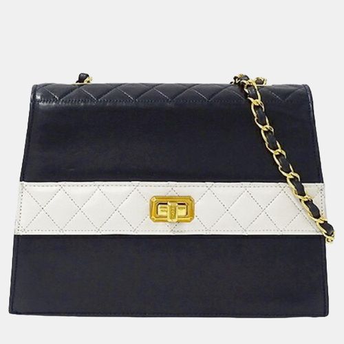 White Leather Trapezoid Shoulder Bag - Chanel - Modalova