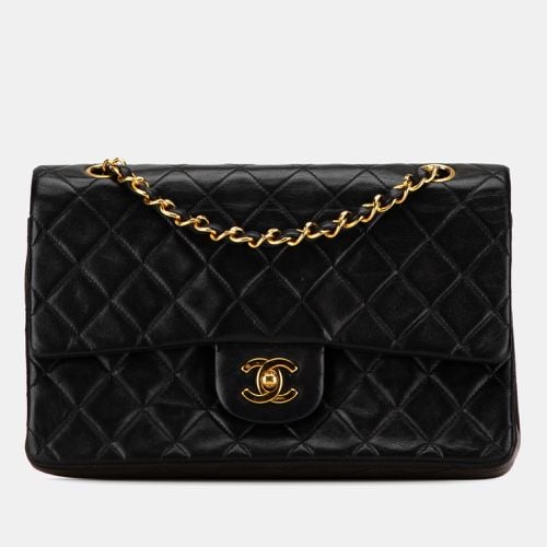 Medium Classic Lambskin Double Flap Bag - Chanel - Modalova