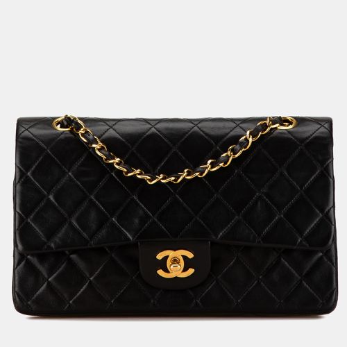 Lambskin Medium Classic Double Flap Bag - Chanel - Modalova