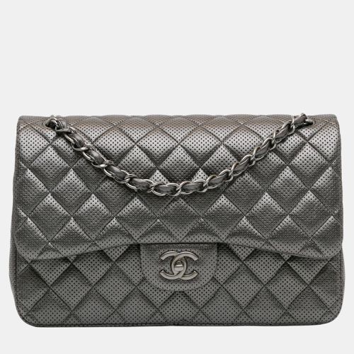 Silver Lambskin Leather Jumbo Classic Perforated Double Flap Shoulder Bag - Chanel - Modalova