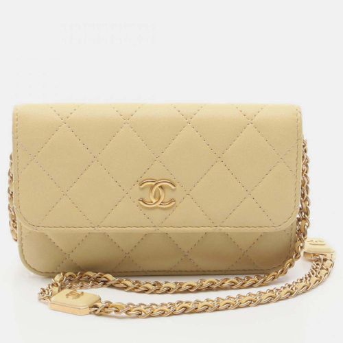 Lambskin Matelasse Shoulder Bag - Chanel - Modalova