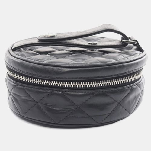 Quilted Aged Calfskin Round Clutch Bag - Chanel - Modalova