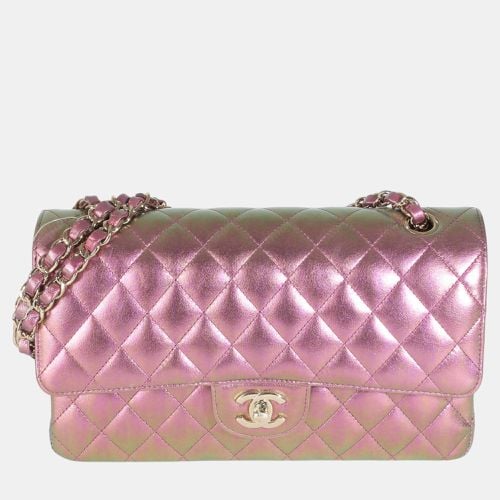 B Quilted Iridescent Lambskin Medium Classic Double Flap Bag - Chanel - Modalova