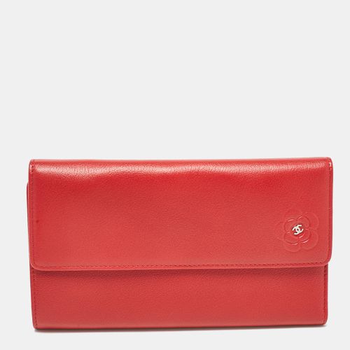 Camellia Embossed Leather Trifold Wallet - Chanel - Modalova