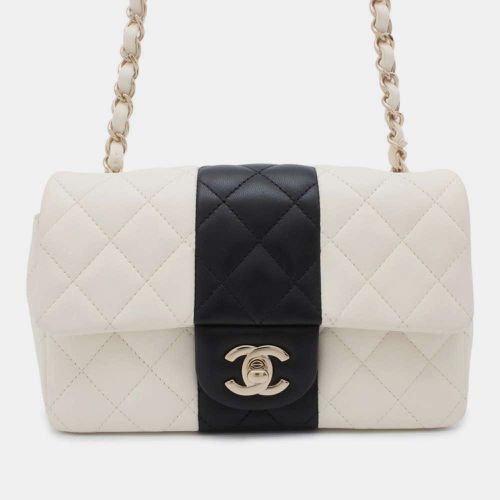 White Lambskin Coco Mark Matelasse Flap Chain Shoulder Bag - Chanel - Modalova