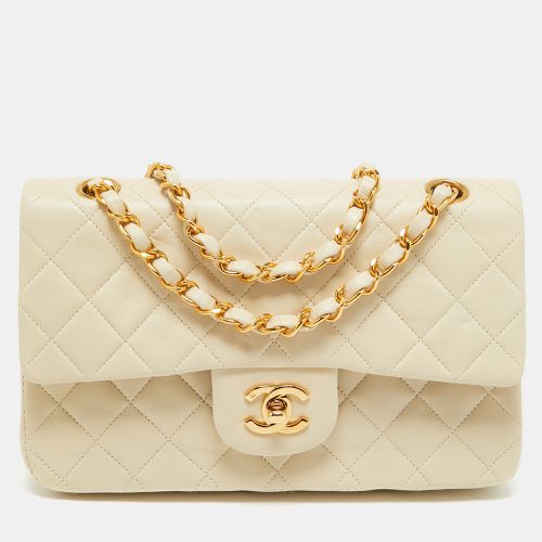 Quilted Leather Small Classic Double Flap Bag - Chanel - Modalova