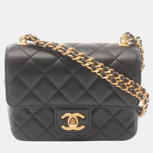 Lambskin Matelasse Shoulder Bag - Chanel - Modalova