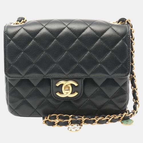 Lambskin Matelasse Shoulder Bag - Chanel - Modalova