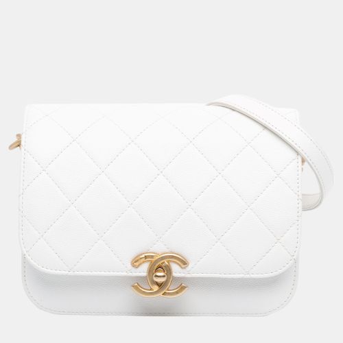 CC Quilted Caviar Flap Crossbody - Chanel - Modalova