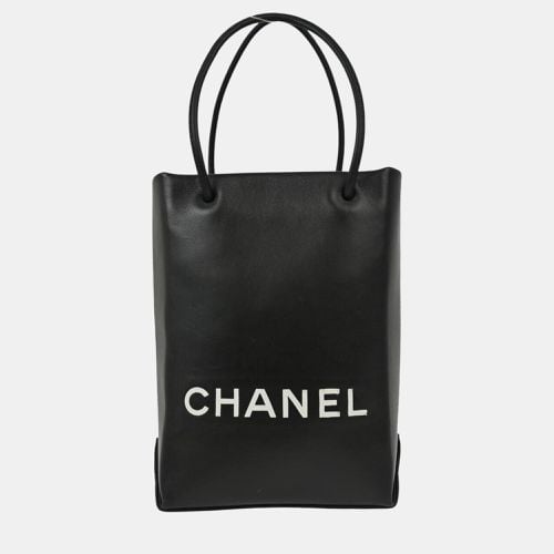 Calfskin Essential Tote Bag - Chanel - Modalova