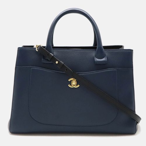 Leather Neo Executive Leather Handbag - Chanel - Modalova