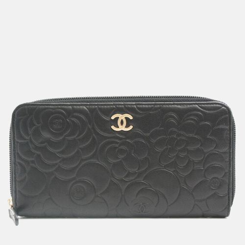 Camellia Lambskin Zip Wallet - Chanel - Modalova