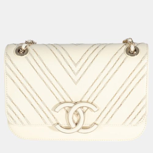 Sheepskin Chevron Small Subtle Flap Bag - Chanel - Modalova