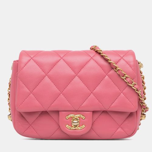 Small Quilted Lambskin Dynasty Flap Bag - Chanel - Modalova