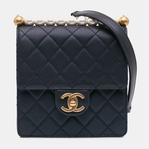 Small Lambskin Chic Pearls Flap Bag - Chanel - Modalova