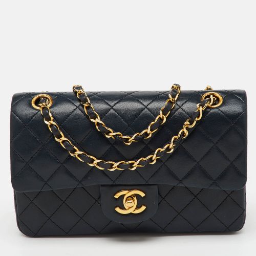 Quilted Leather Small Classic Double Flap Bag - Chanel - Modalova