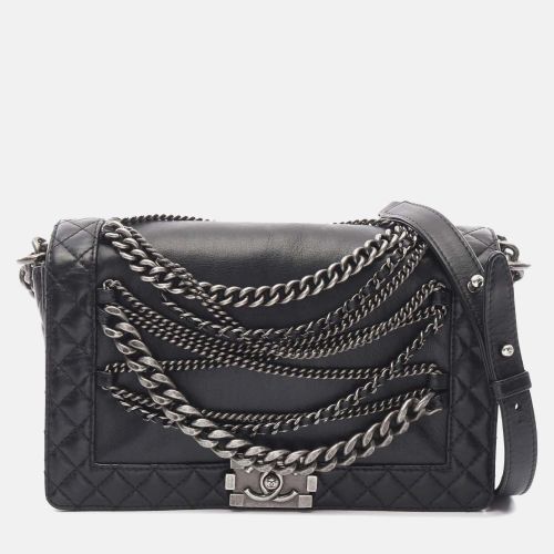 Medium Calfskin Enchained Boy Flap - Chanel - Modalova