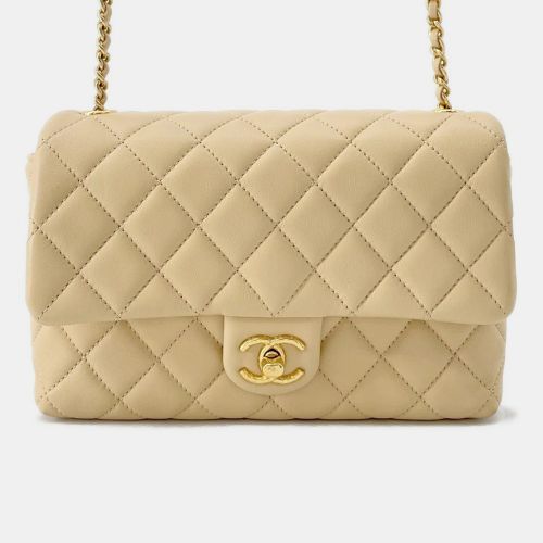 Turnlock CC Lambskin Chain Shoulder Bag - Chanel - Modalova