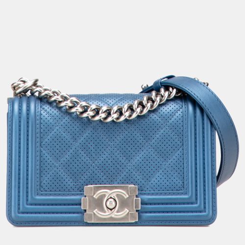 Small Quilted Perforated Metallic Lambskin Boy Flap - Chanel - Modalova