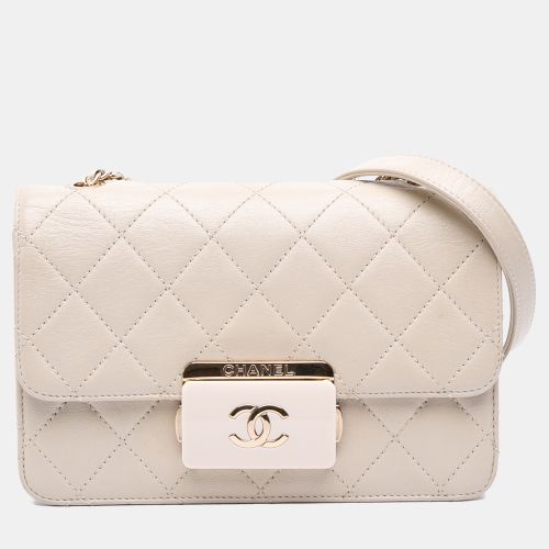 Mini Lambskin Beauty Lock Flap - Chanel - Modalova