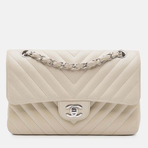 Classic Double Flap Small Chevron Lambskin Shoulder Bag - Chanel - Modalova
