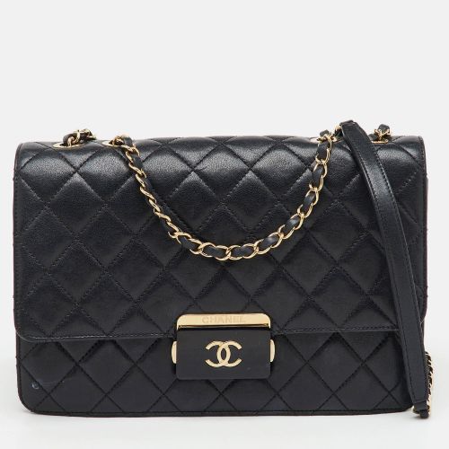 Quilted Leather Beauty Lock Flap Bag - Chanel - Modalova