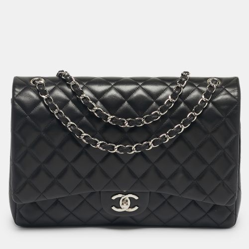 Quilted Leather Maxi Classic Double Flap Bag - Chanel - Modalova