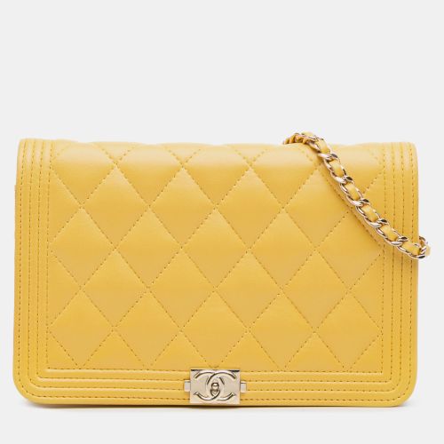 Quilted Lambskin Boy Wallet On Chain - Chanel - Modalova