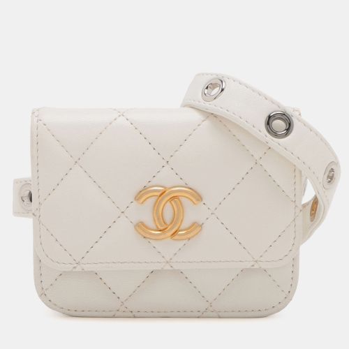 Quilted Lamsbskin Punk Essentials Chain Flap Belt Bag - Chanel - Modalova