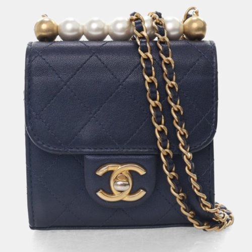 Mini Goatskin Chic Pearls Flap Clutch - Chanel - Modalova