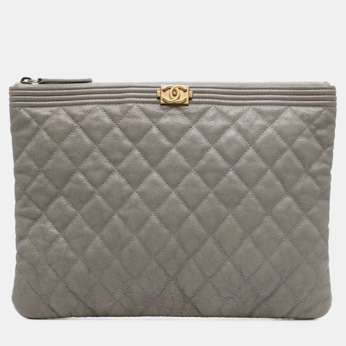 Medium Quilted Caviar Boy O Case Clutch - Chanel - Modalova