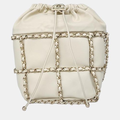 Leather Bucket Chain Drawstring CC Shoulder Bag - Chanel - Modalova