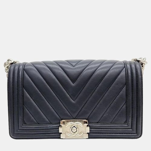 Lambskin Leather Medium Chevron Boy Shoulder Bag - Chanel - Modalova