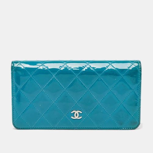 Teal Quilted Patent Leather L Yen Wallet - Chanel - Modalova