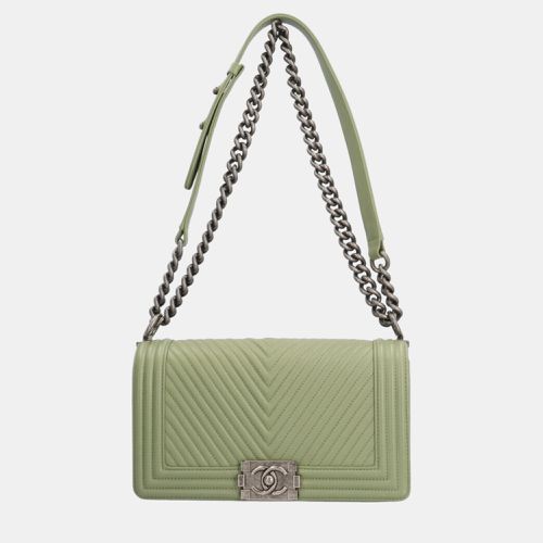 Chevron Leather Medium Boy Flap Bag - Chanel - Modalova