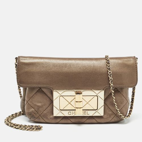 Olive Quilted Leather Reissue Lock Chain Clutch - Chanel - Modalova