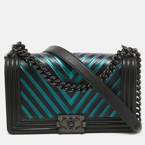 Holographic Chevron Leather Medium Boy Flap Bag - Chanel - Modalova