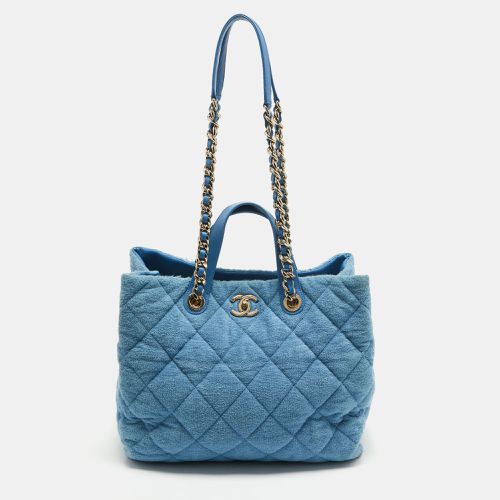 Light Quilted Terry Cloth Coco Beach Shopper Tote - Chanel - Modalova