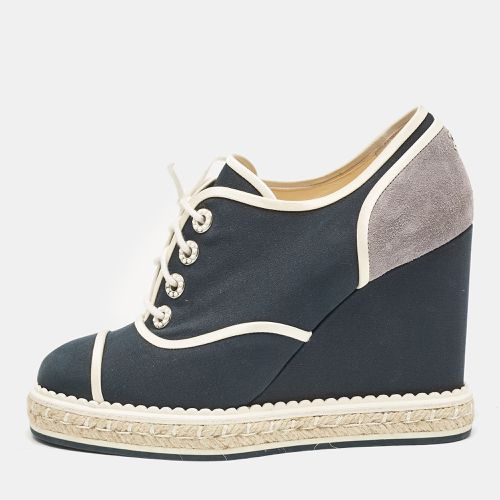 Grey Fabric and Suede Wedge Sneakers Size 37 - Chanel - Modalova