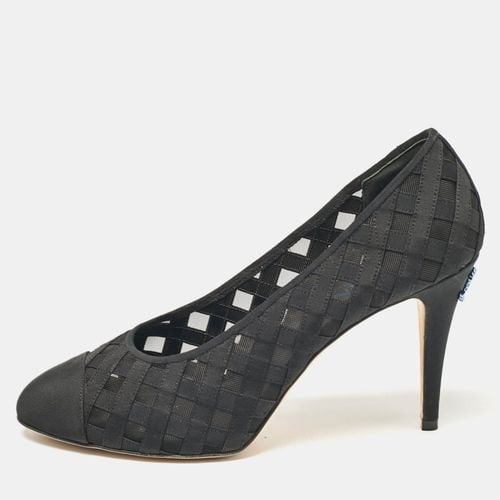 Canvas and Mesh Cap Toe Pumps Size 41 - Chanel - Modalova