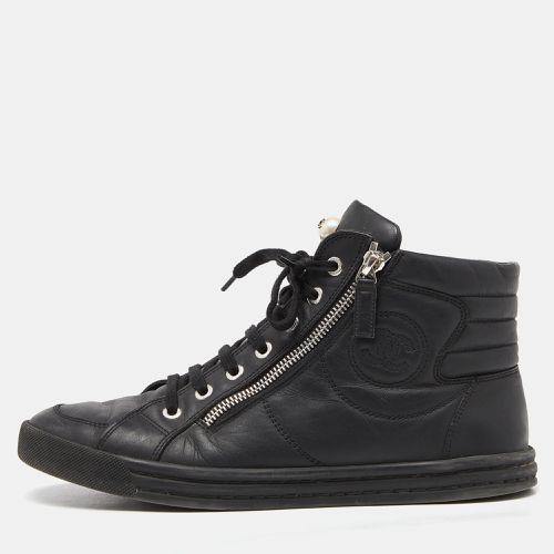 Leather CC Zip Link High Top Sneakers Size 39.5 - Chanel - Modalova