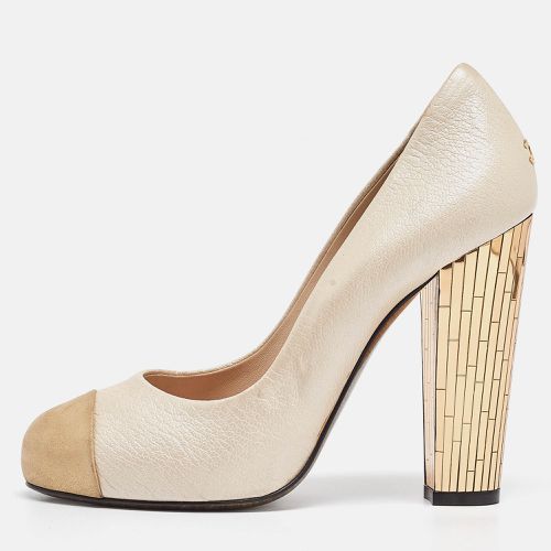 Gold Leather CC Cap Toe Block Heel Pumps Size 38.5 - Chanel - Modalova