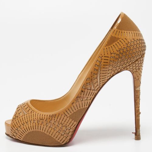 Laser Cut Patent Leather Suellena Pumps Size 37 - Christian Louboutin - Modalova